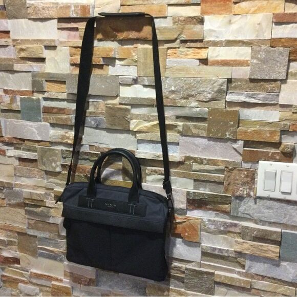 TED BAKER London Laptop Holder - Picture 2 of 9